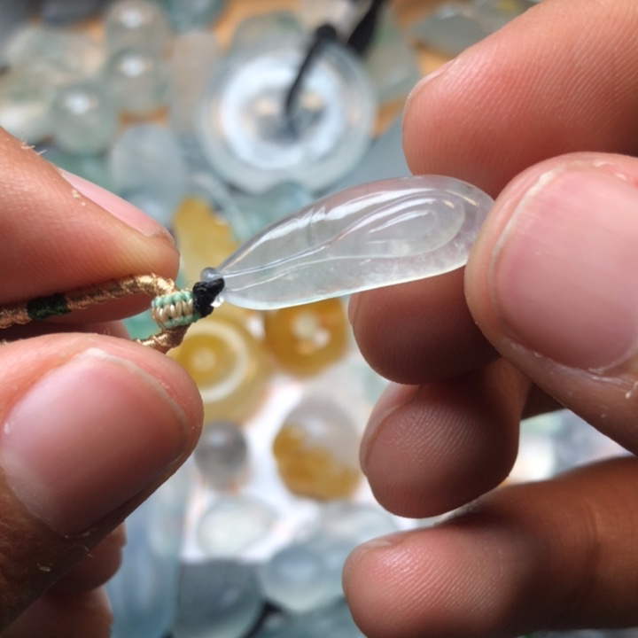 定制翡翠未镶嵌挂件