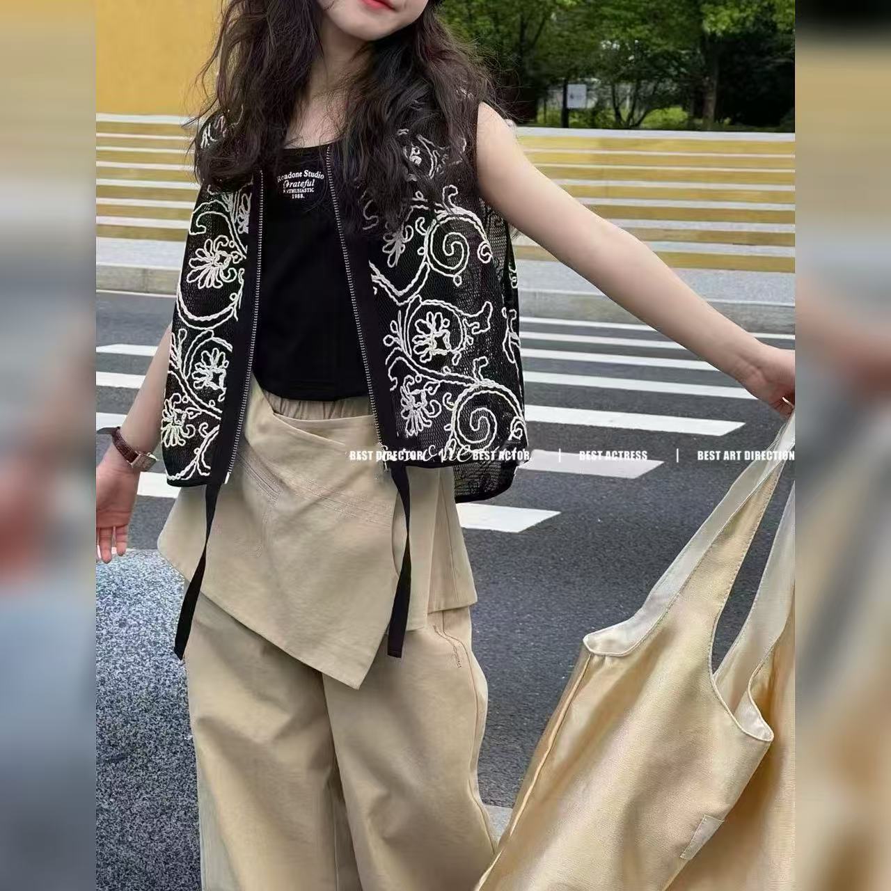 Q3165儿童薄款刺绣马甲+吊带