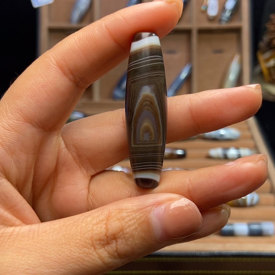 猗***座玛瑙/玉髓未镶嵌颈饰