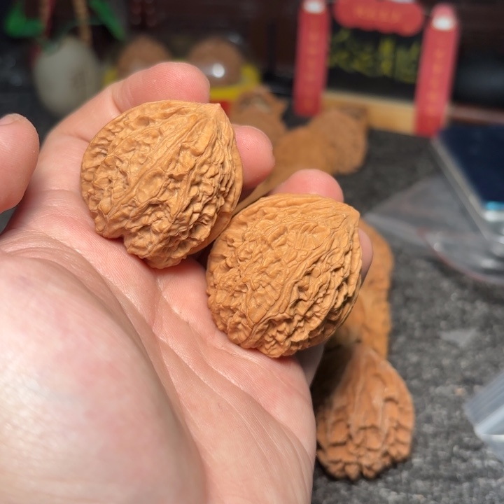 文玩核桃吊坠野生虎头