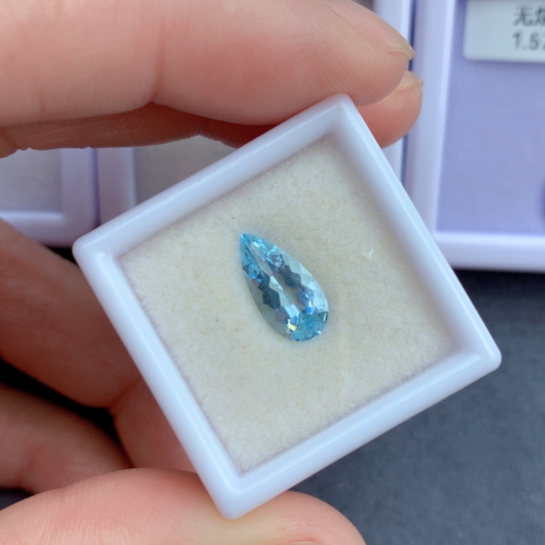 海蓝宝石笔搁未镶嵌1.39克拉裸石