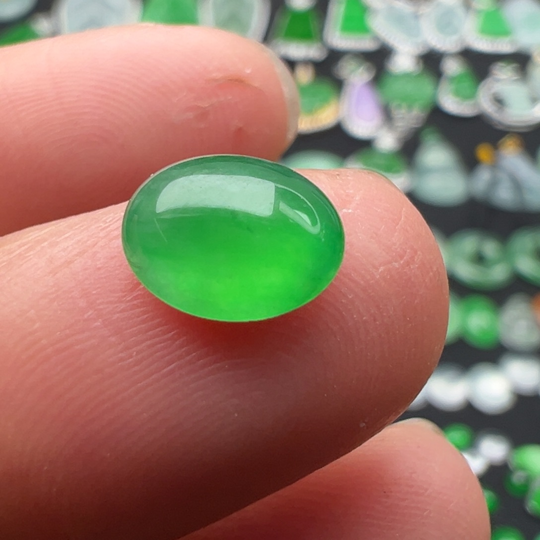 翡翠颈饰未镶嵌蛋8,3