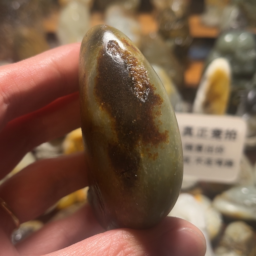 刀***仔和田玉未镶嵌颈饰