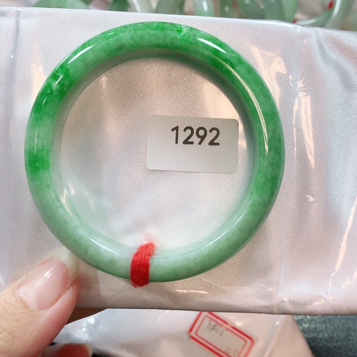 翡翠手镯未镶嵌天然翡翠手镯52.6