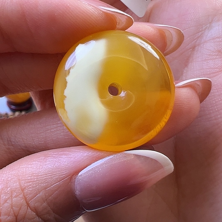 蜜蜡未镶嵌珠宝奇石