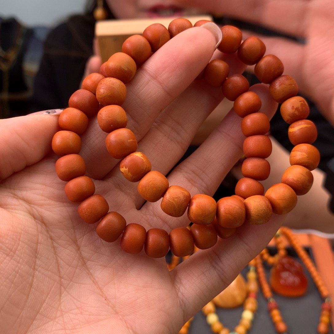蜜蜡手串未镶嵌多样性发一