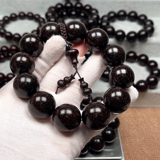 檀香紫檀（小叶紫檀）中**业