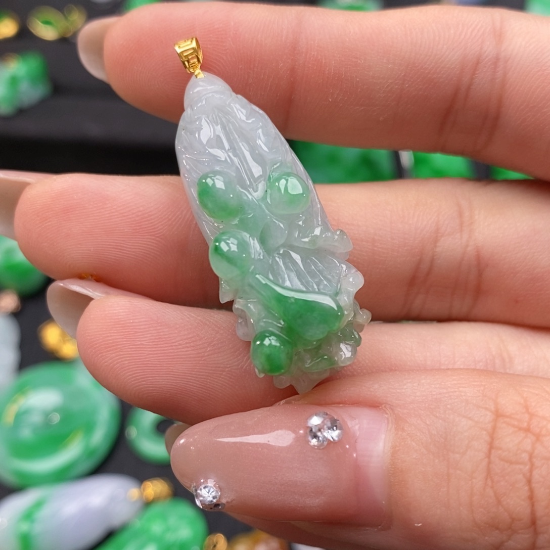 翡翠颈饰18K金镶嵌翡翠