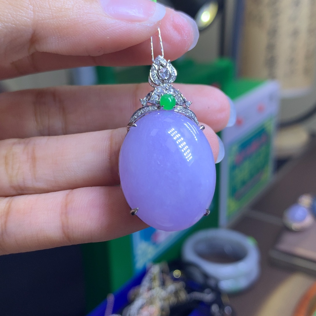 翡翠颈饰18K金镶嵌翡翠