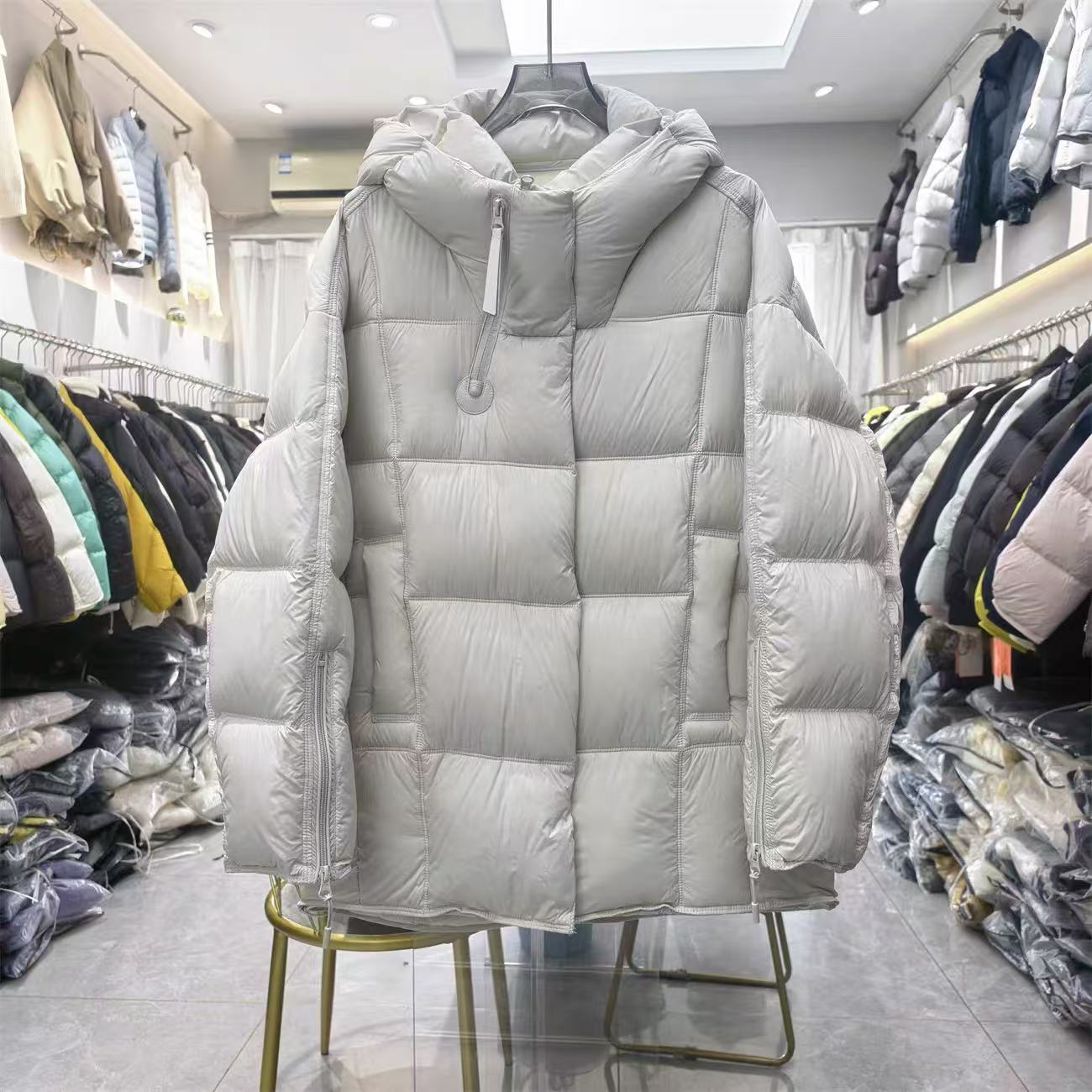 欧货高端中长款羽绒服女2025冬新款时尚休闲连帽显瘦加厚保暖外套