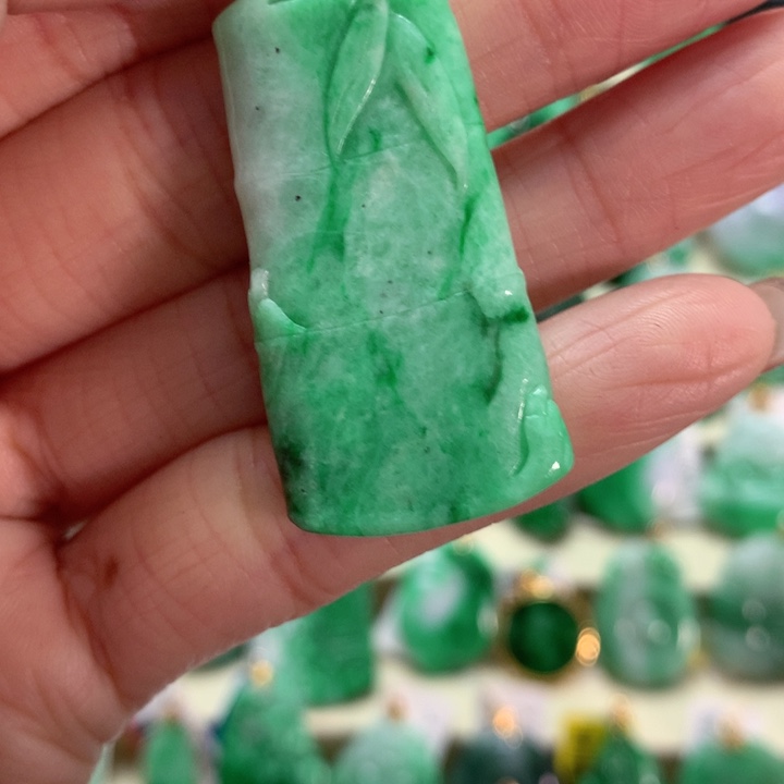 翡翠吊坠(不含链)18K金镶嵌