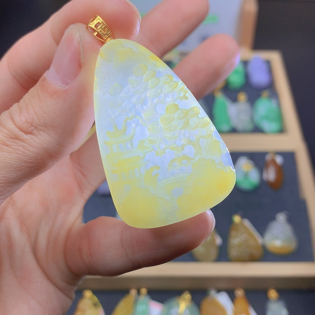 翡翠颈饰18K金镶嵌翡翠