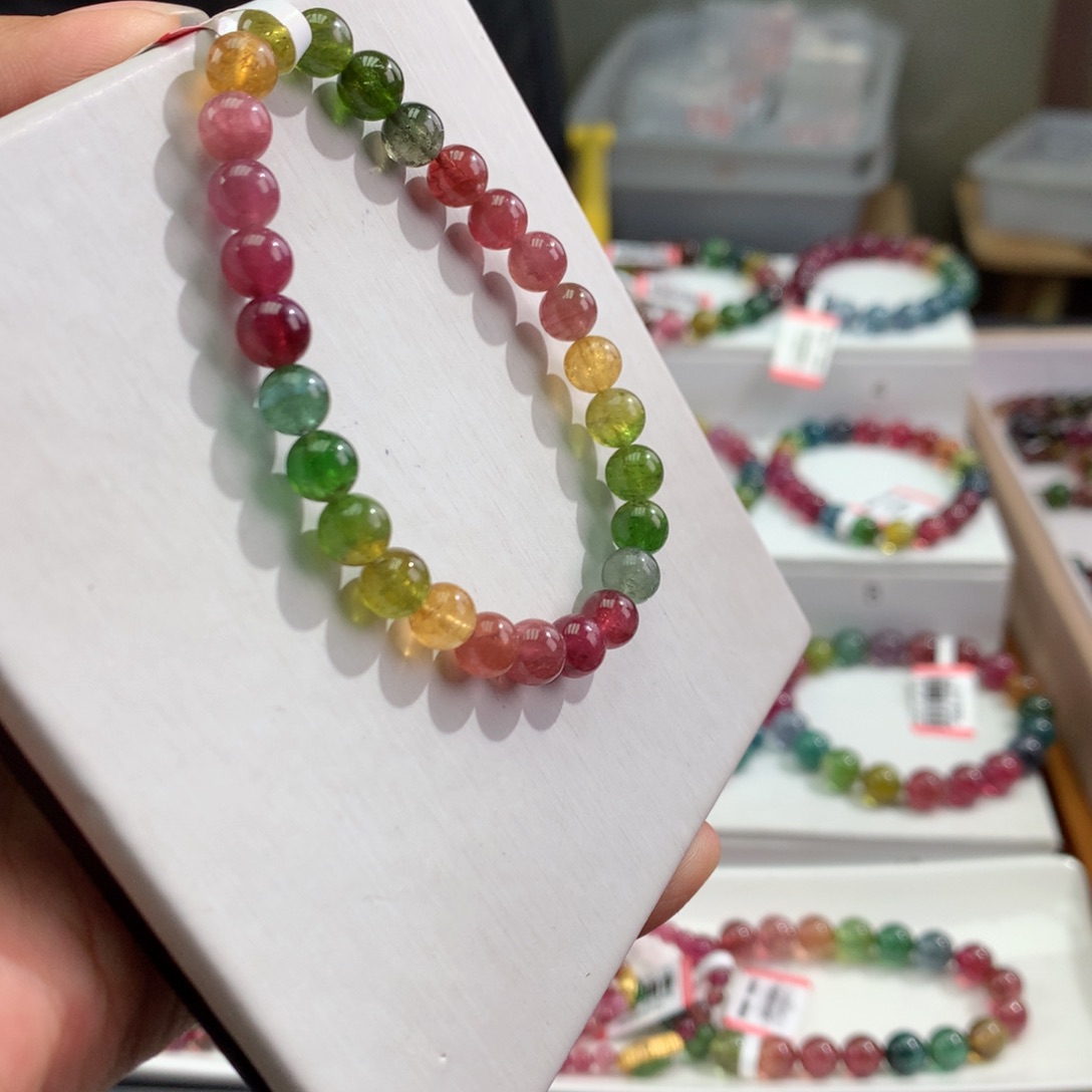 碧玺手链未镶嵌      6.7mm。     