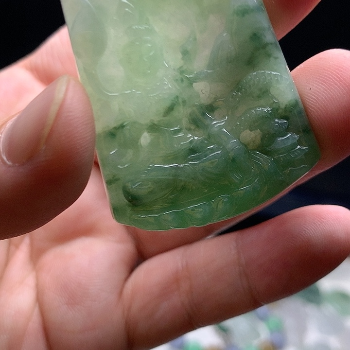 翡翠颈饰未镶嵌翡翠