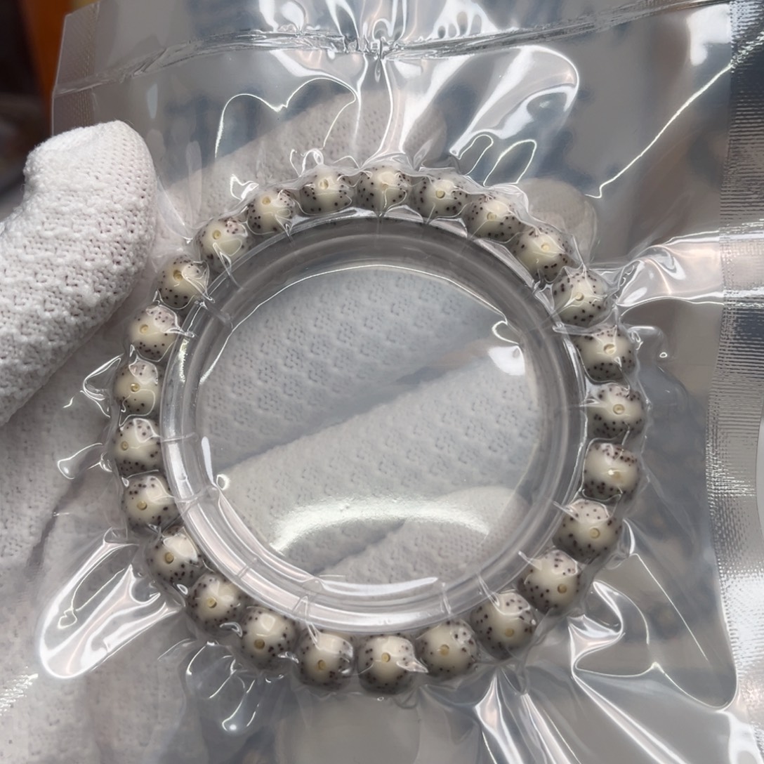 星月菩提吊坠卡9瓷白一线天5号