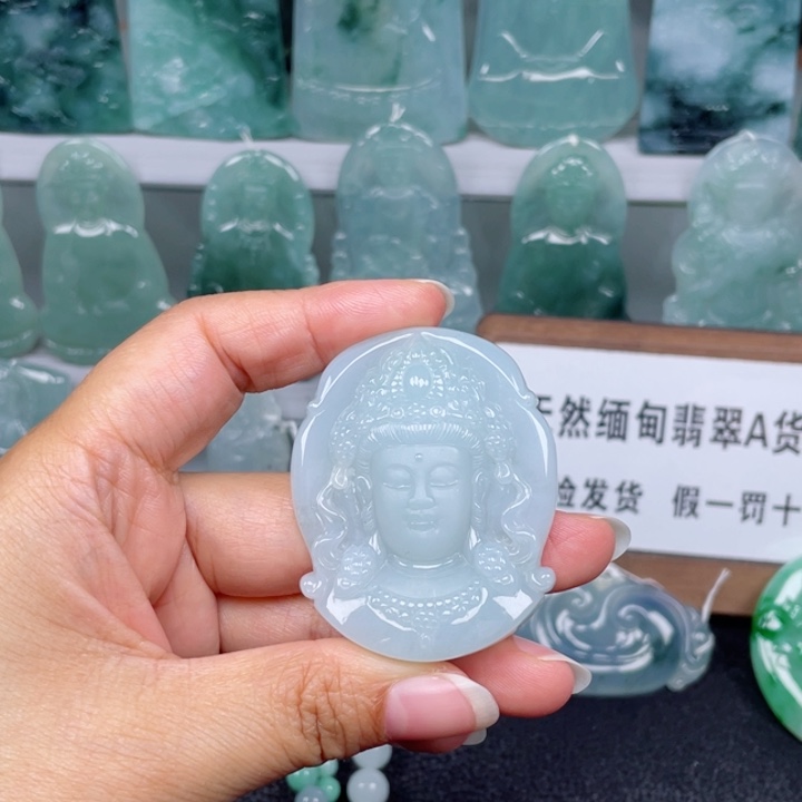 颈饰未镶嵌翡翠观音首