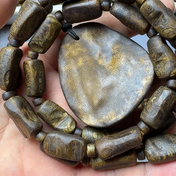 沉香手串用****2张勺子手串26克