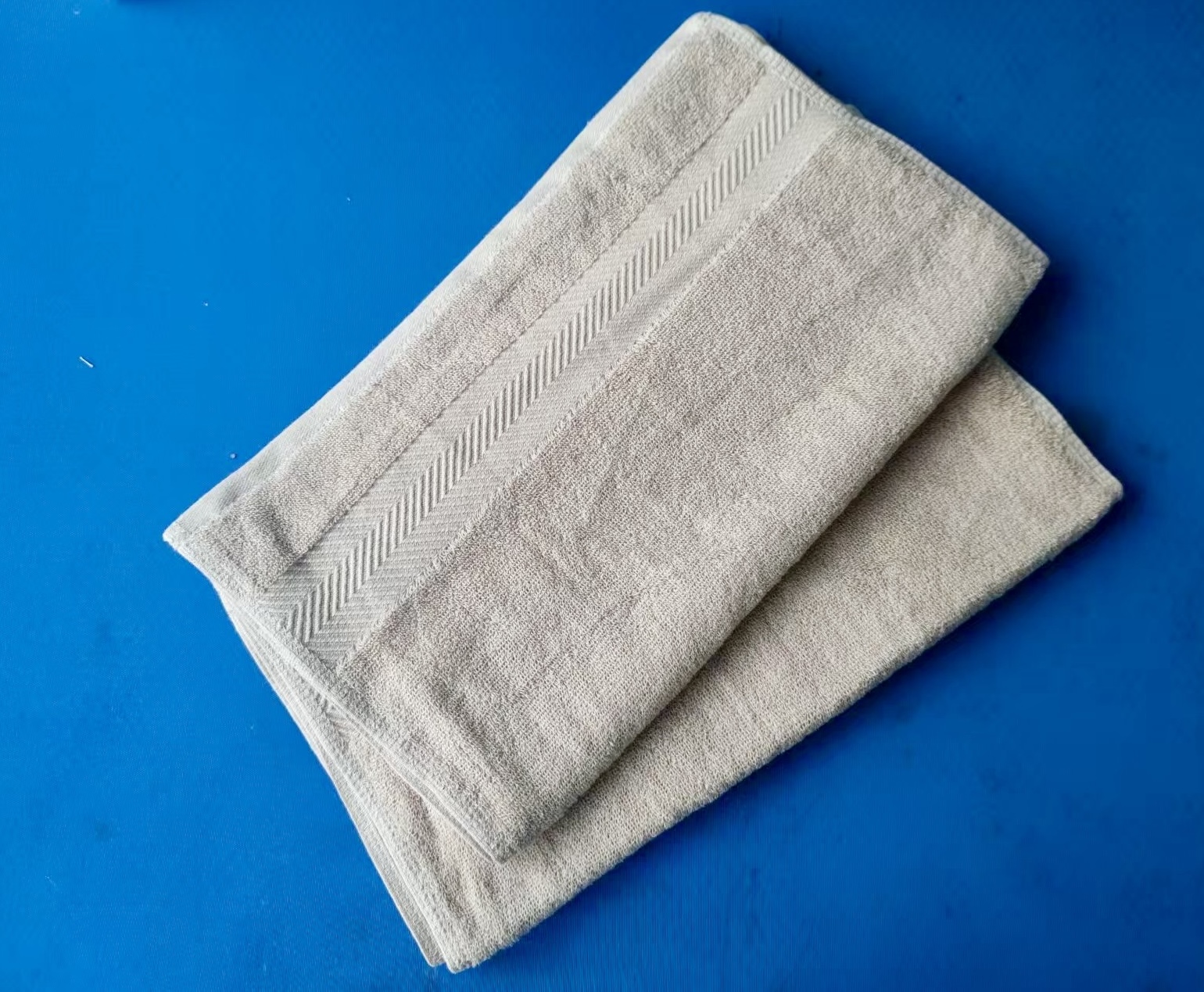 汉麻纯色毛巾洗脸洗澡两用吸水不掉毛加厚男女通用