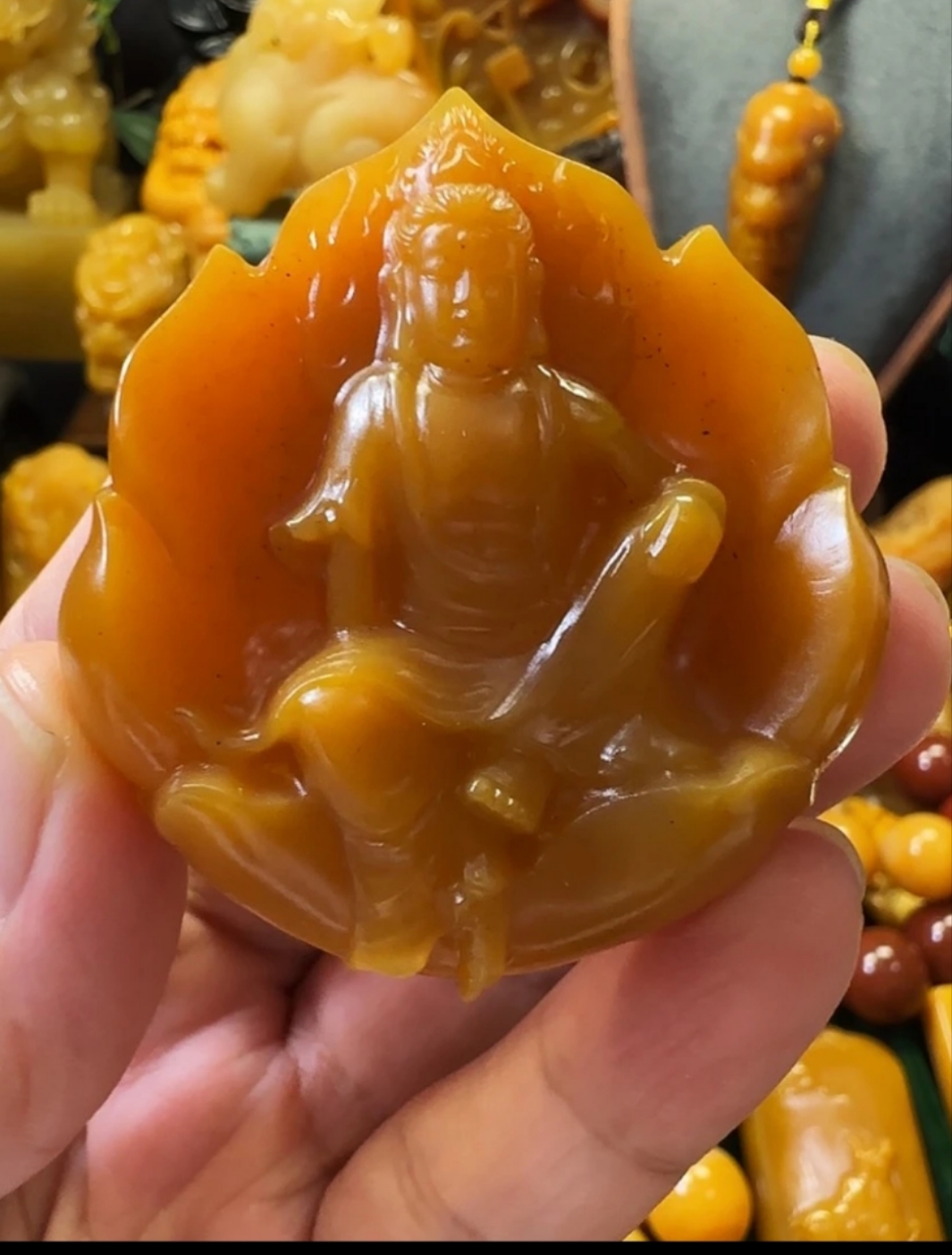 石英质玉（黄龙玉）未镶嵌吊坠自在观音
