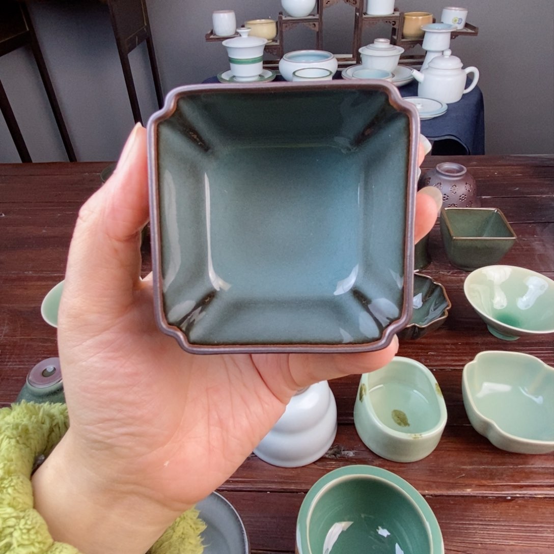 铁胎粉青釉 四方杯 开片 