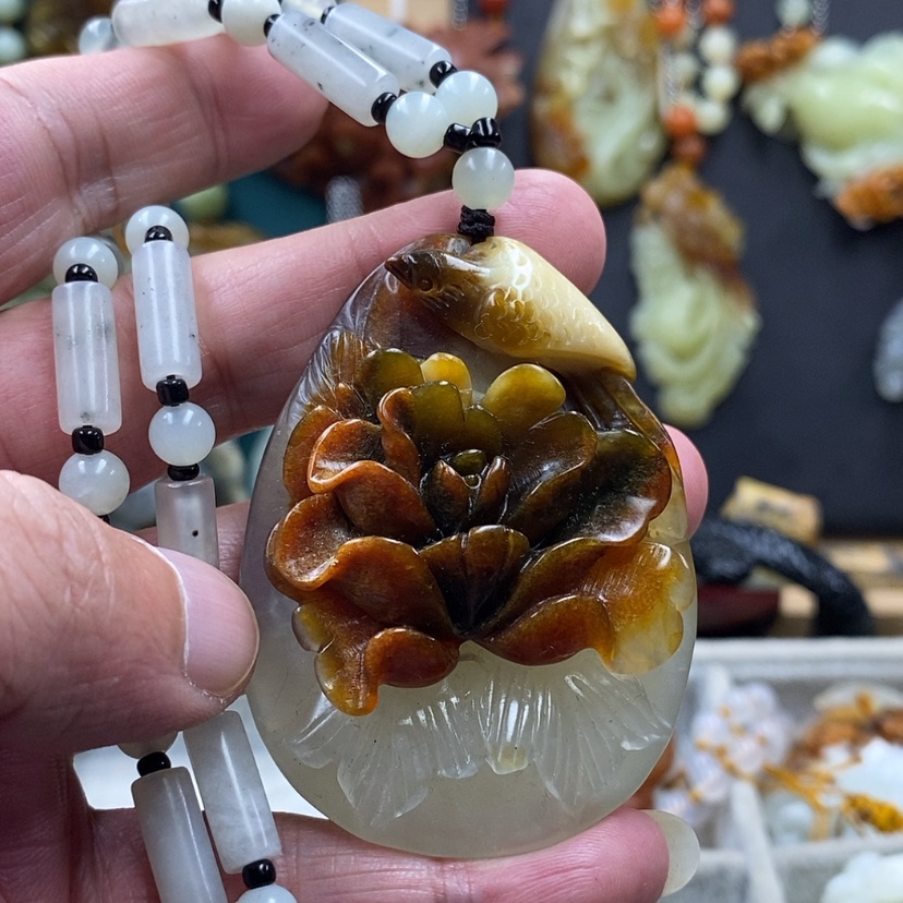 【闪购商品】蛇纹石玉吊坠未镶嵌