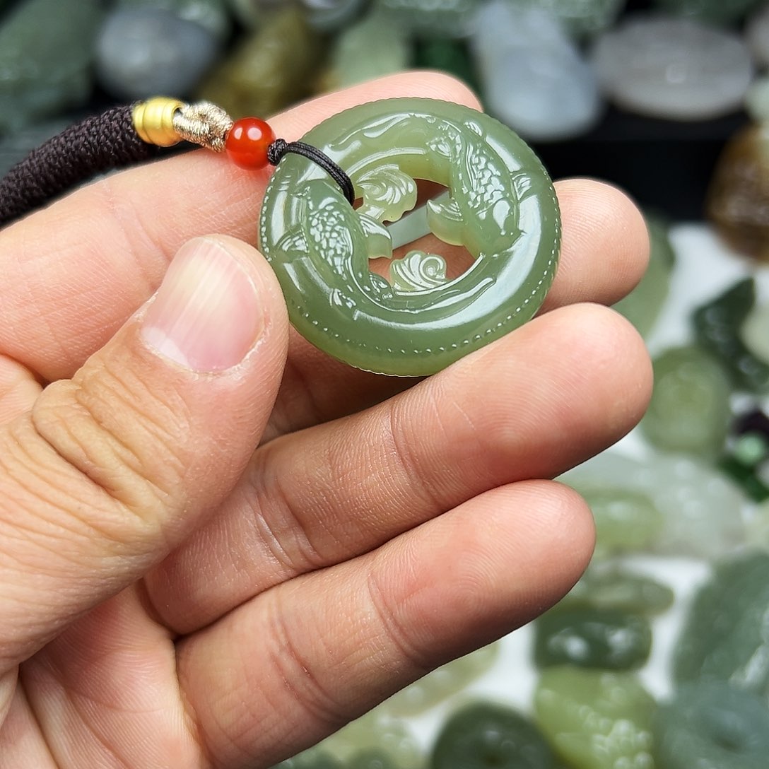 和田玉颈饰未镶嵌