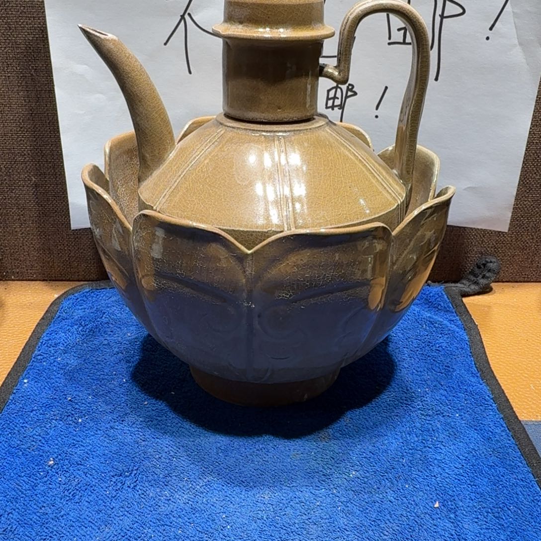 陶其他漂亮的小瓷瓶子