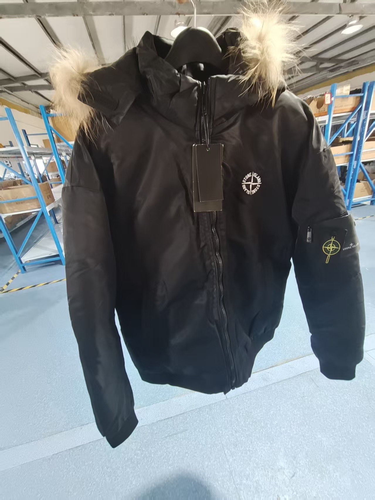 连帽印花直下摆免烫字母保暖棉服带帽黑色加绒防风