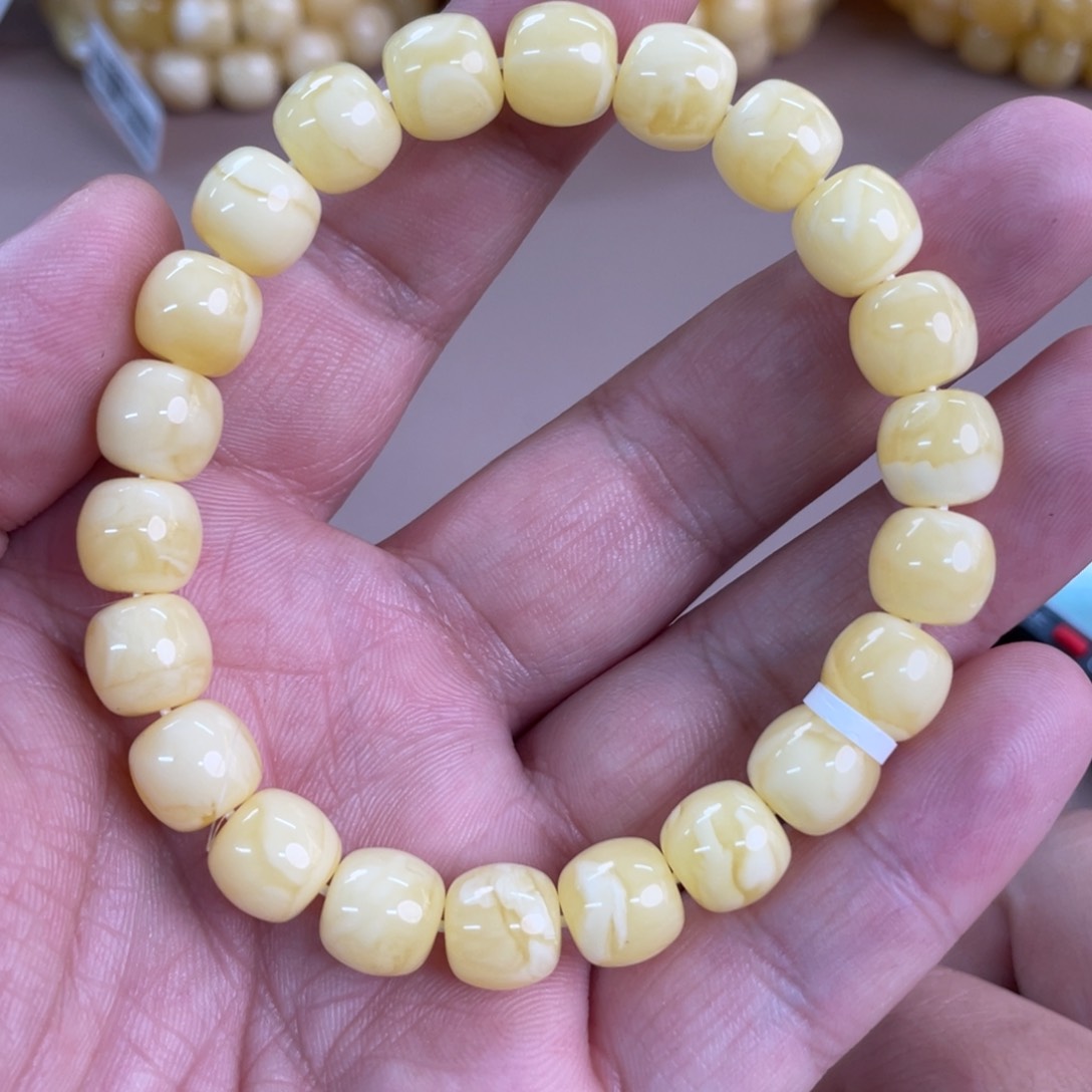 琥珀裸石未镶嵌1230000000