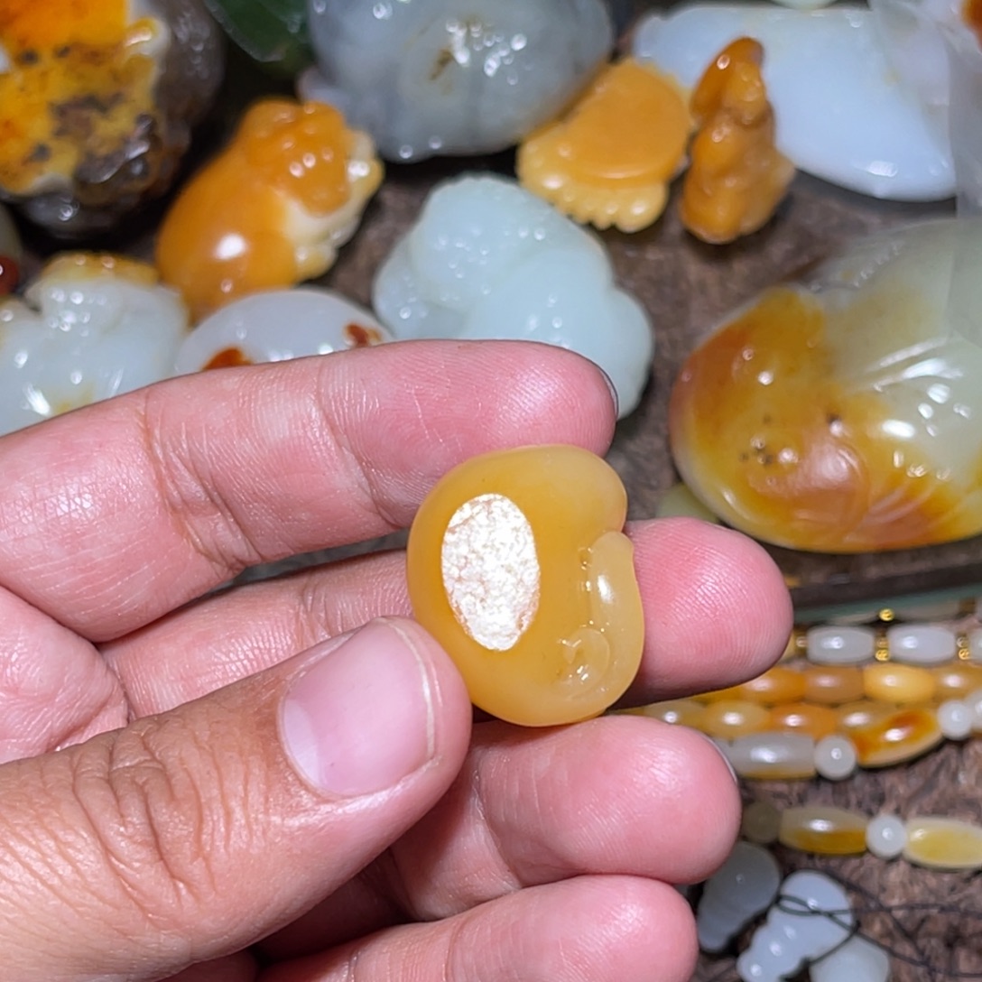 和田玉未镶嵌车挂