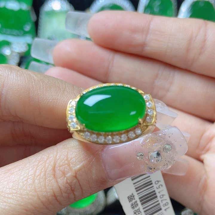 翡翠颈饰18K金镶嵌1879159。 