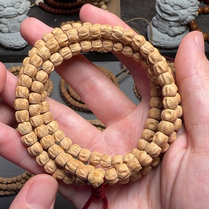 吉****柏香籽/百香籽手串方块