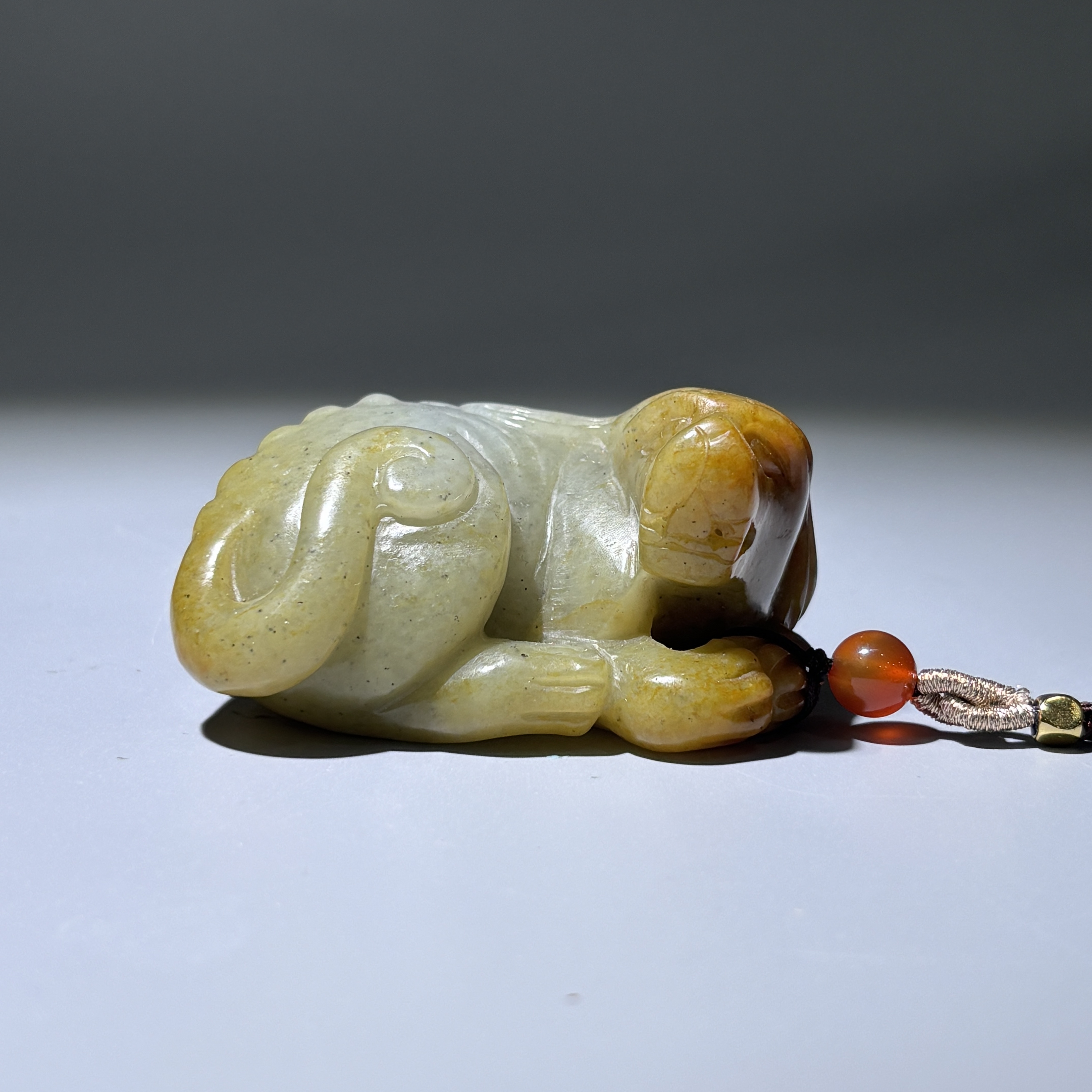 清-古玉瑞兽旺旺来财手把2410100009