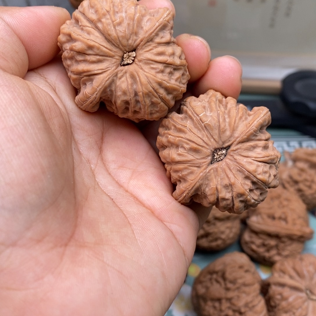 文玩核桃把件39.5血麒麟