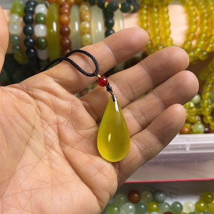 合金蛇纹石玉颈饰