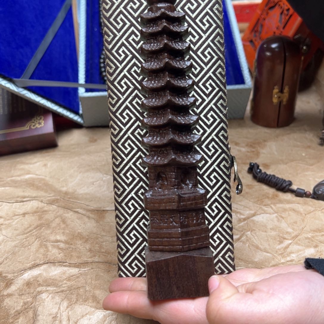 大叶紫檀（黑酸枝木类）