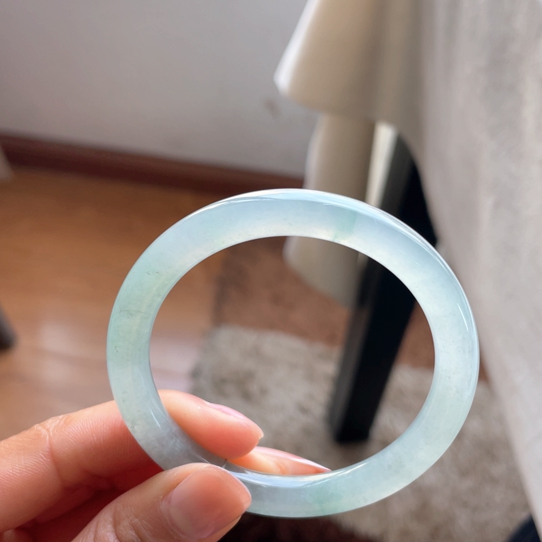 翡翠手镯未镶嵌冰圆条