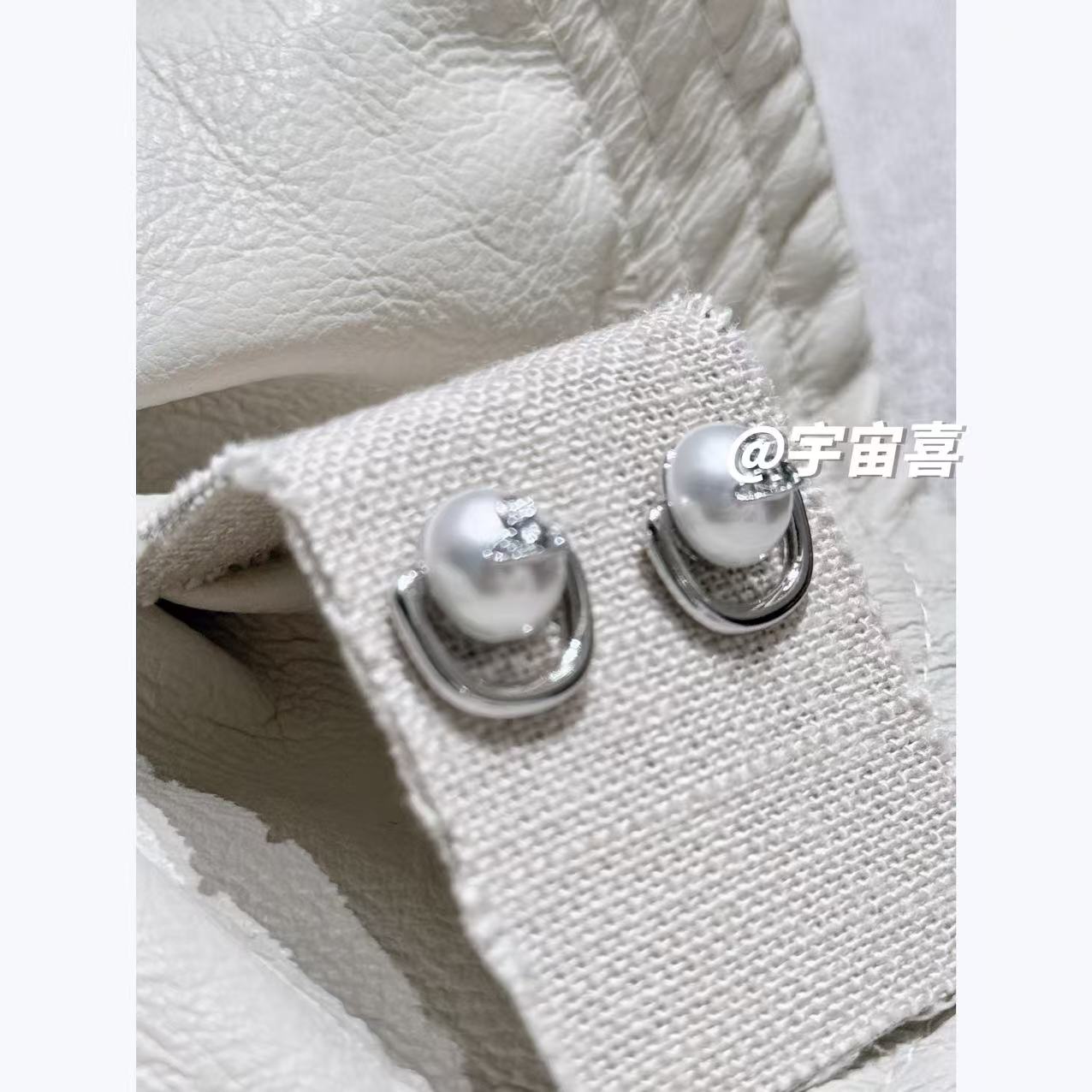 铜合金亚克力耳饰  A5-074【小白豆手提星球金属迷你耳钉】