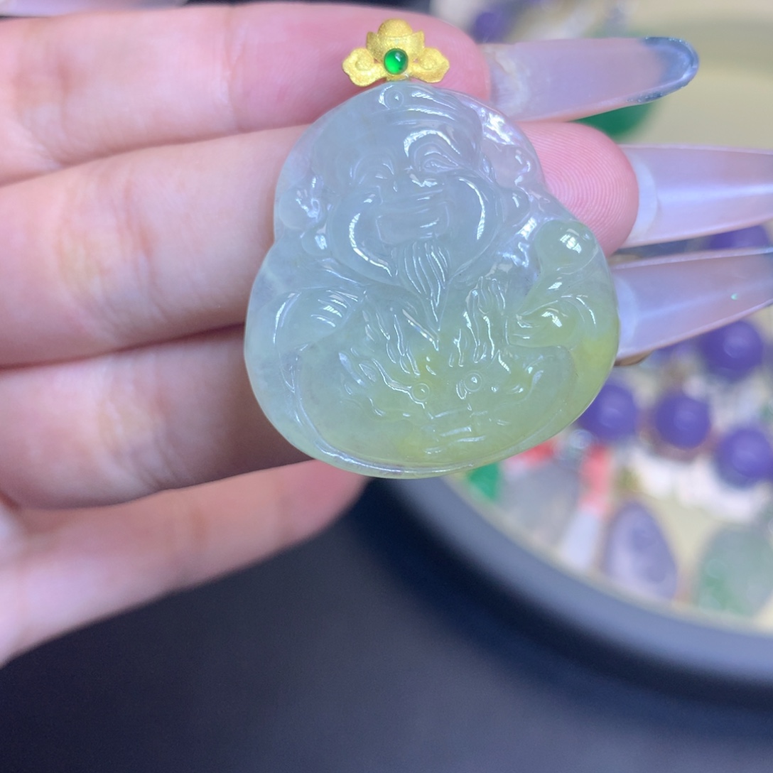 颈饰18K金镶嵌翡翠