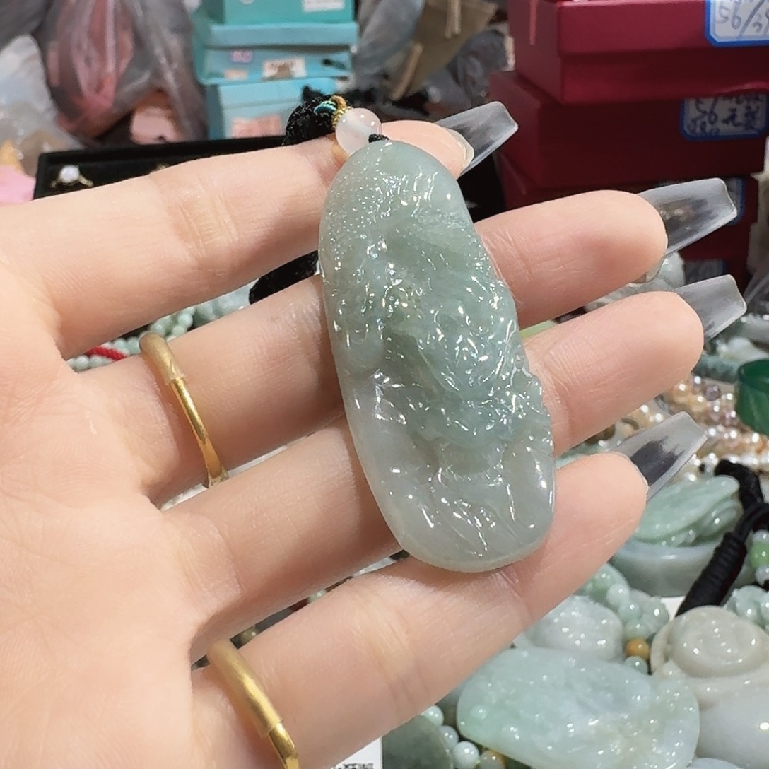 小****翡翠未镶嵌颈饰5498