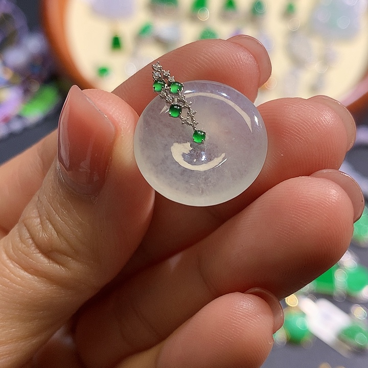 翡翠吊坠(不含链)18K金镶嵌