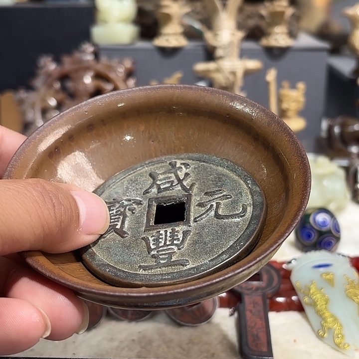 米***依瓷片瓷器制作工艺精湛