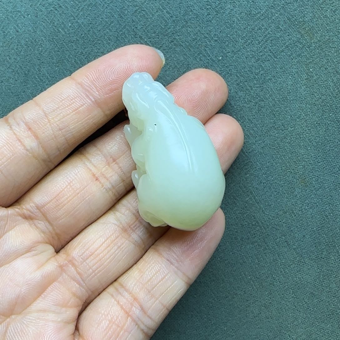 和田玉挂件未镶嵌海*