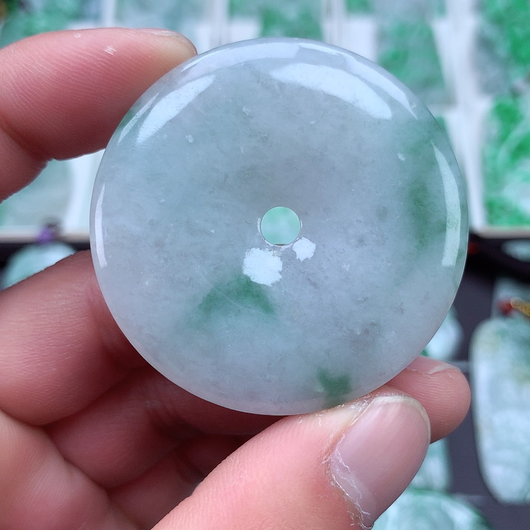 翡翠颈饰未镶嵌翡翠吊坠