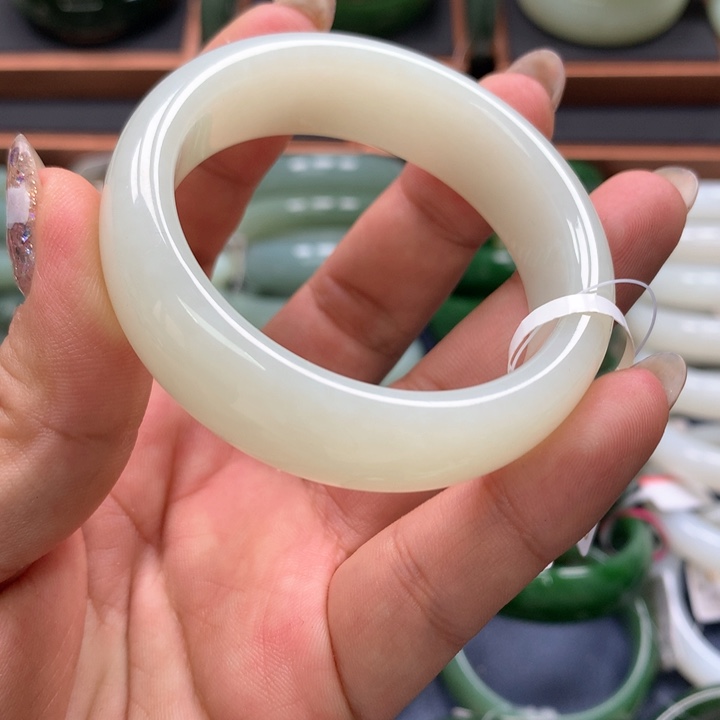 【闪购商品】未镶嵌手镯和田玉