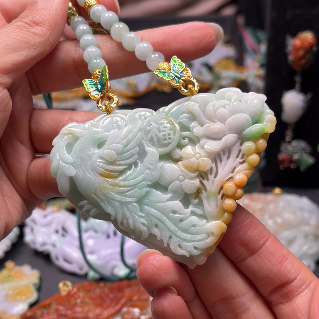 翡翠颈饰未镶嵌vvvvvvbbbbbbbbbb