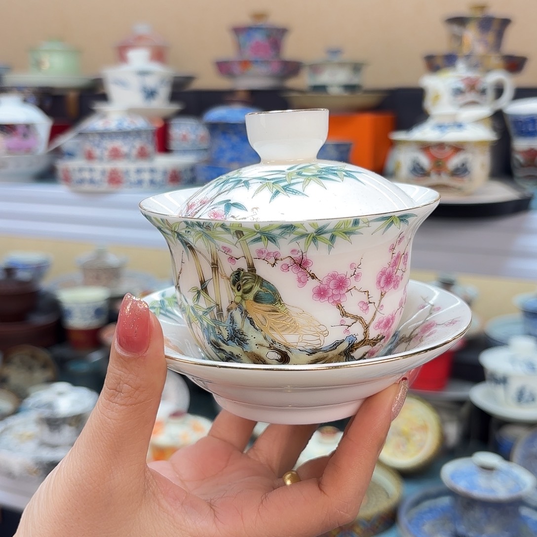 盖碗里的水煮开后倒在