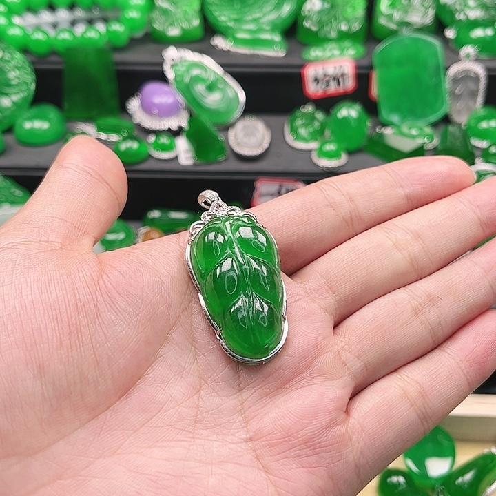 白***云翡翠未镶嵌手链挂件