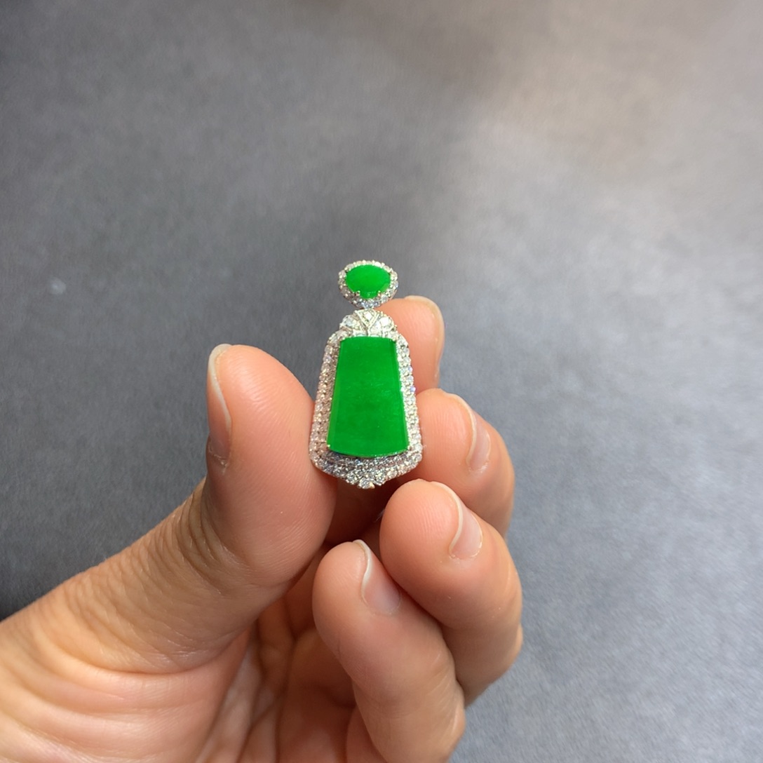 翡翠吊坠(不含链)18K金镶嵌