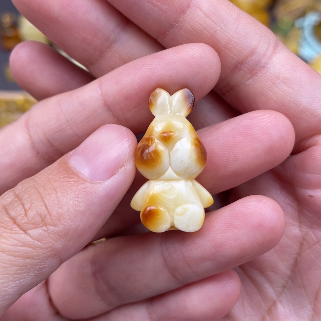 裸石琥珀未镶嵌蜜蜡